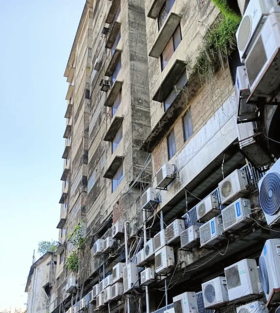 Live in the Heart of Shahbag – 1,650 SQFT Apartment Above Aziz Market